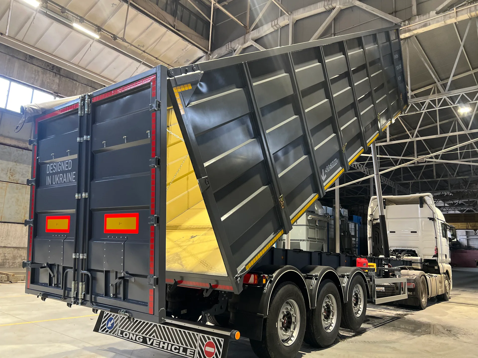 напівпричеп зерновоз самоскид Giant полуприцеп зерновоз самосвал спецтехніка у лізінг спецтехника в лизинг