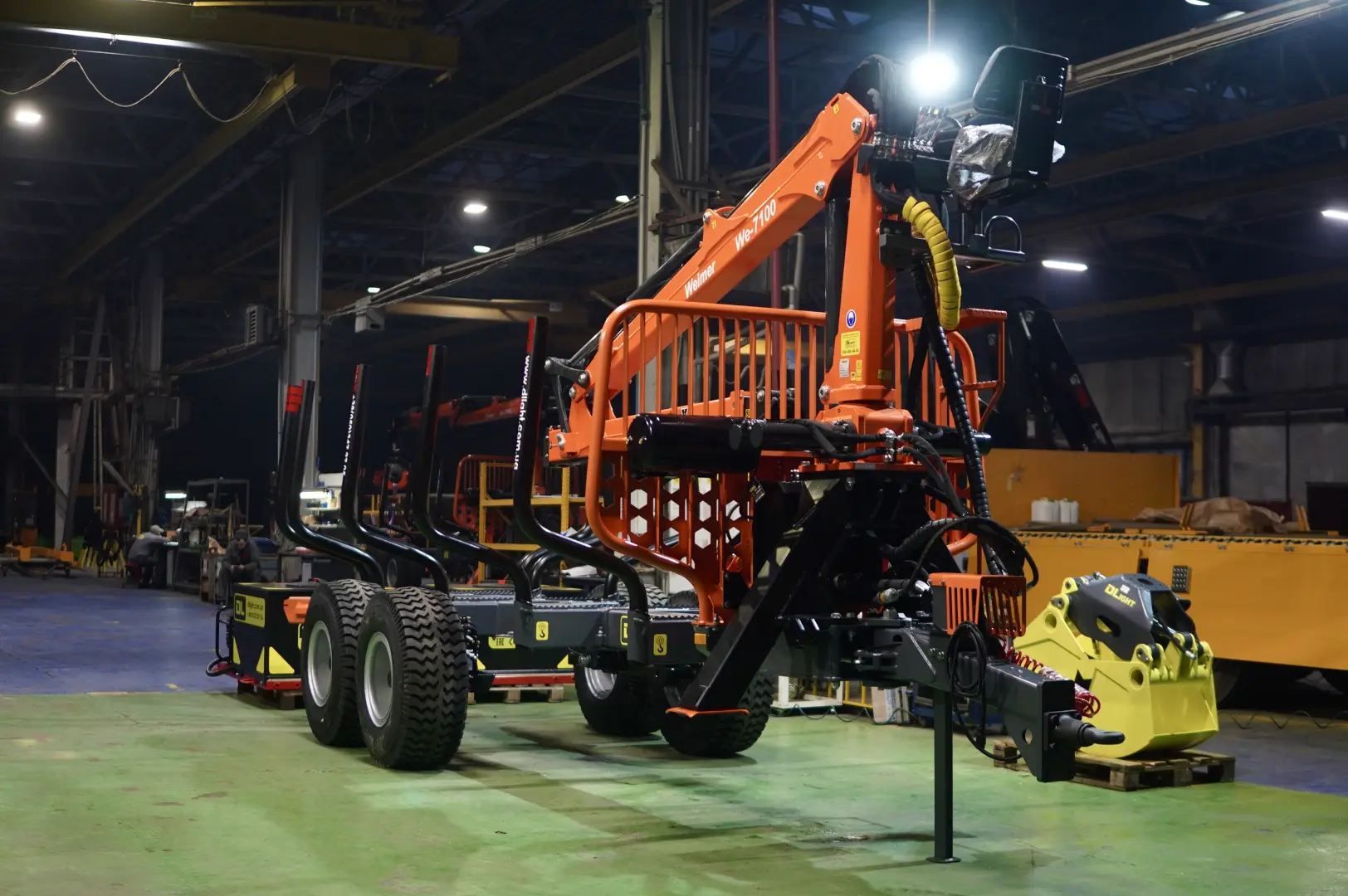 Напівпричіп тракторний лісовіз FORESTER DL10_1_M з маніпулятором Weimer 7100 Тракторный полуприцеп-лесовоз FORESTER DL10_1_M с манипулятором Weimer 7100