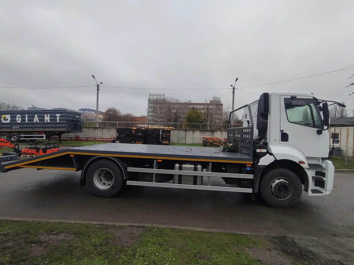 FORD 1833 евакуатор з лебідкою FORD 1833 эвакуатор с лебедкой